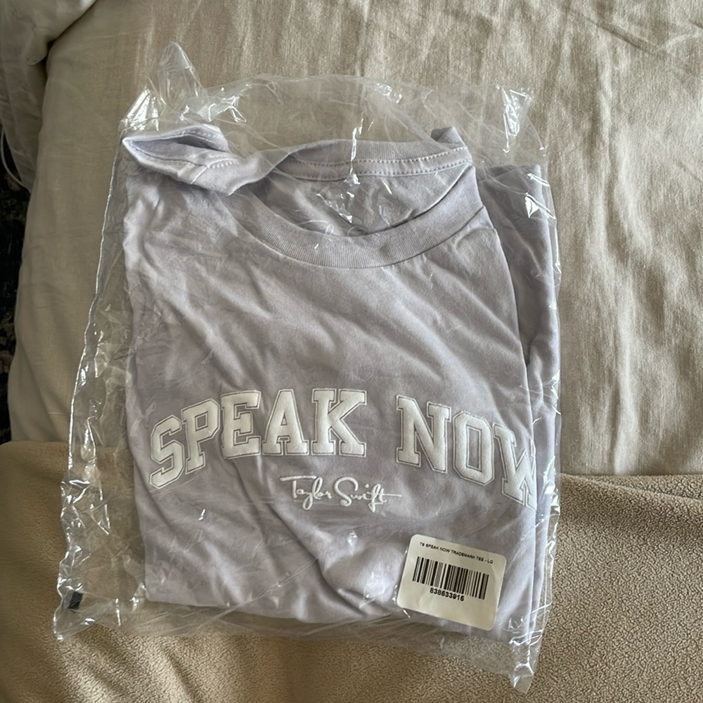 speak now tshirt (taylor swift store official)